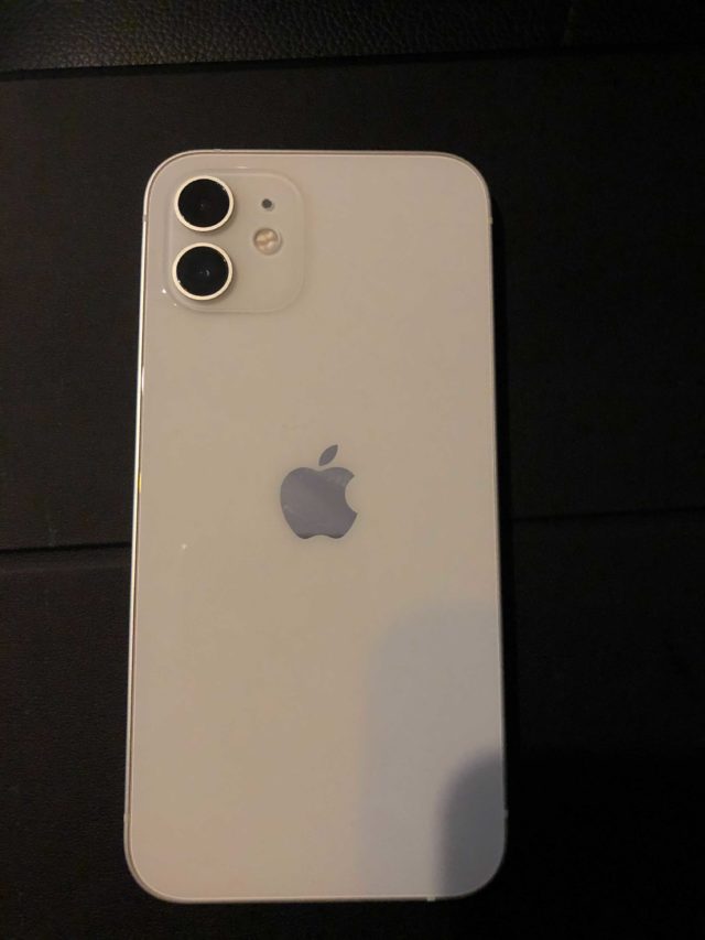 iPhone12(128GB)ホワイト